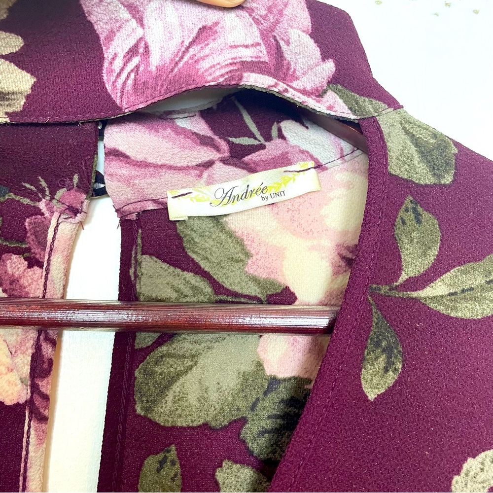 Andree by Unit Womens Allover Floral Tunic Blouse Sz Small Bell Sleeves Burgundy - Picture 2 of 8